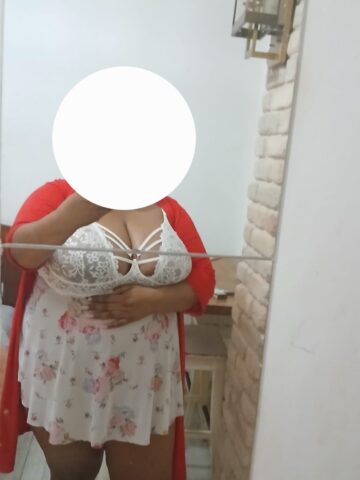תיירת מגמייקה בחיפה